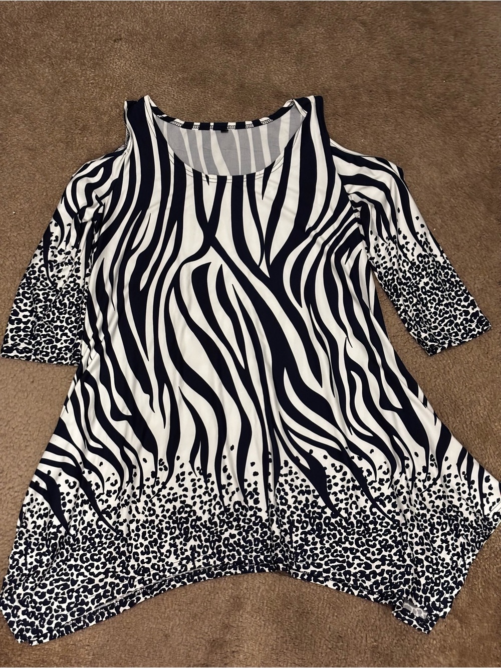 White Mark Black & White Zebra-Print Cold Shoulder Tunic